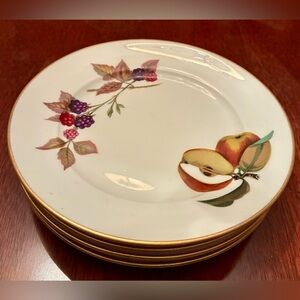 🍎 Royal Worcester “Evesham Gold” Dessert Plates — 6.5” — Set of 4 + Bonus Plate